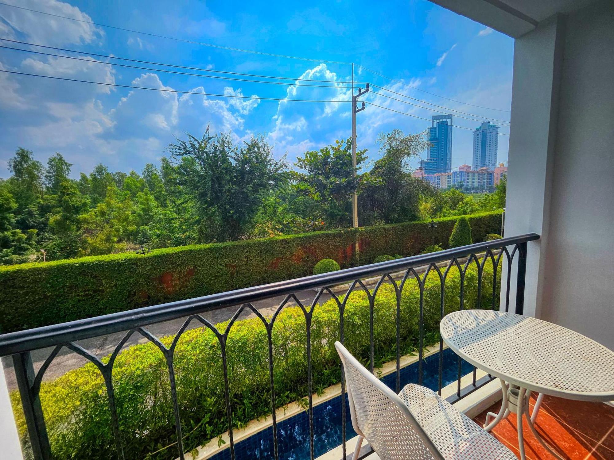 Venetian Residence Jomtien Beach Exterior foto